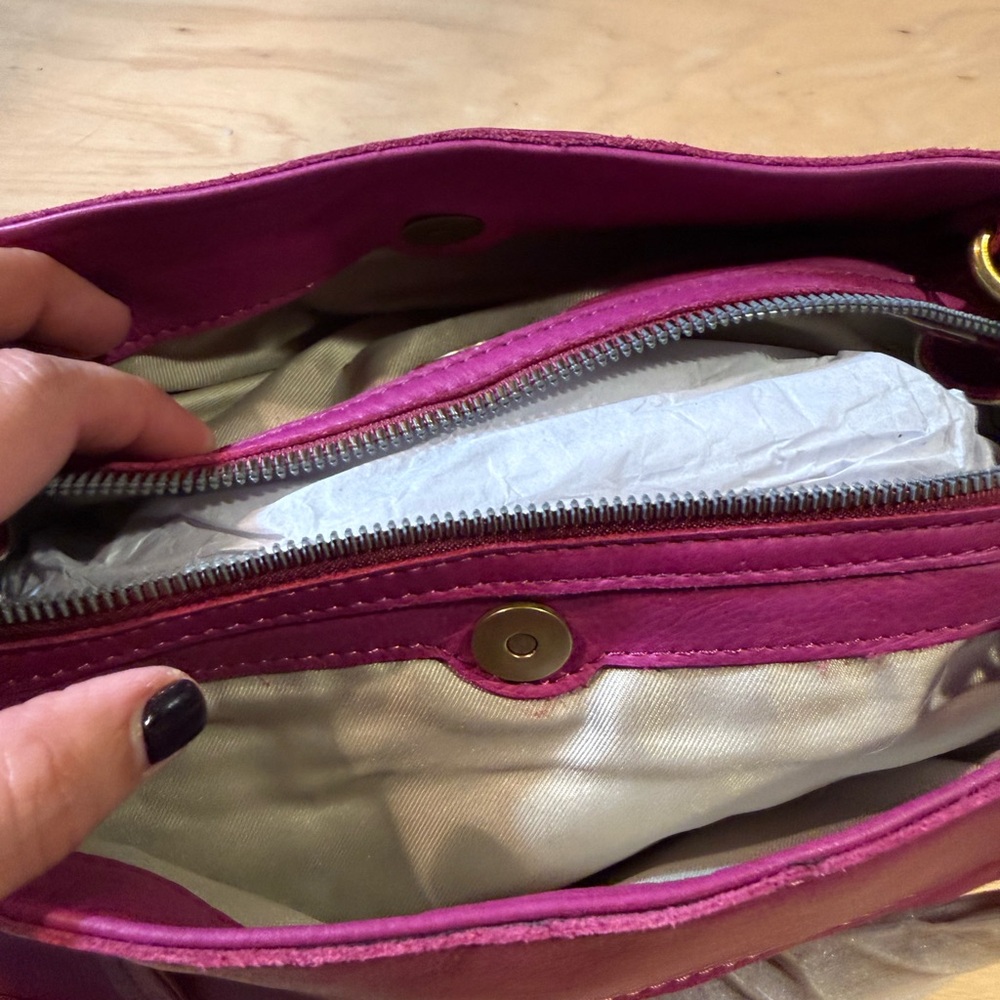 NWT American Leather Pink Studded Shoulder Bag - Picture 8 of 16